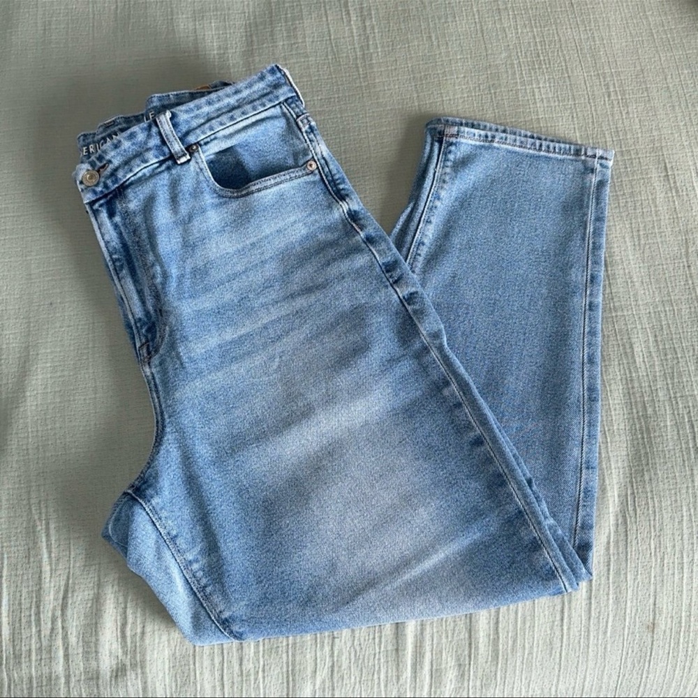 American Eagle Outfitters Light Blue mom Jeans